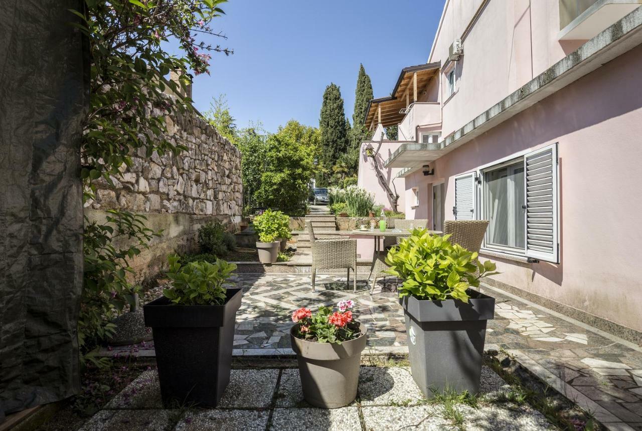Apartments Ella Ровинь Экстерьер фото