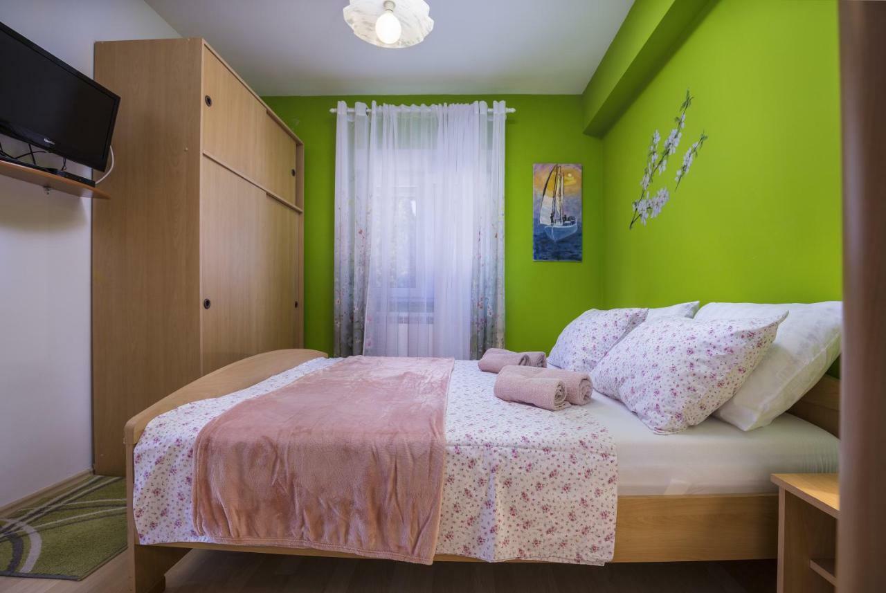 Apartments Ella Ровинь Экстерьер фото