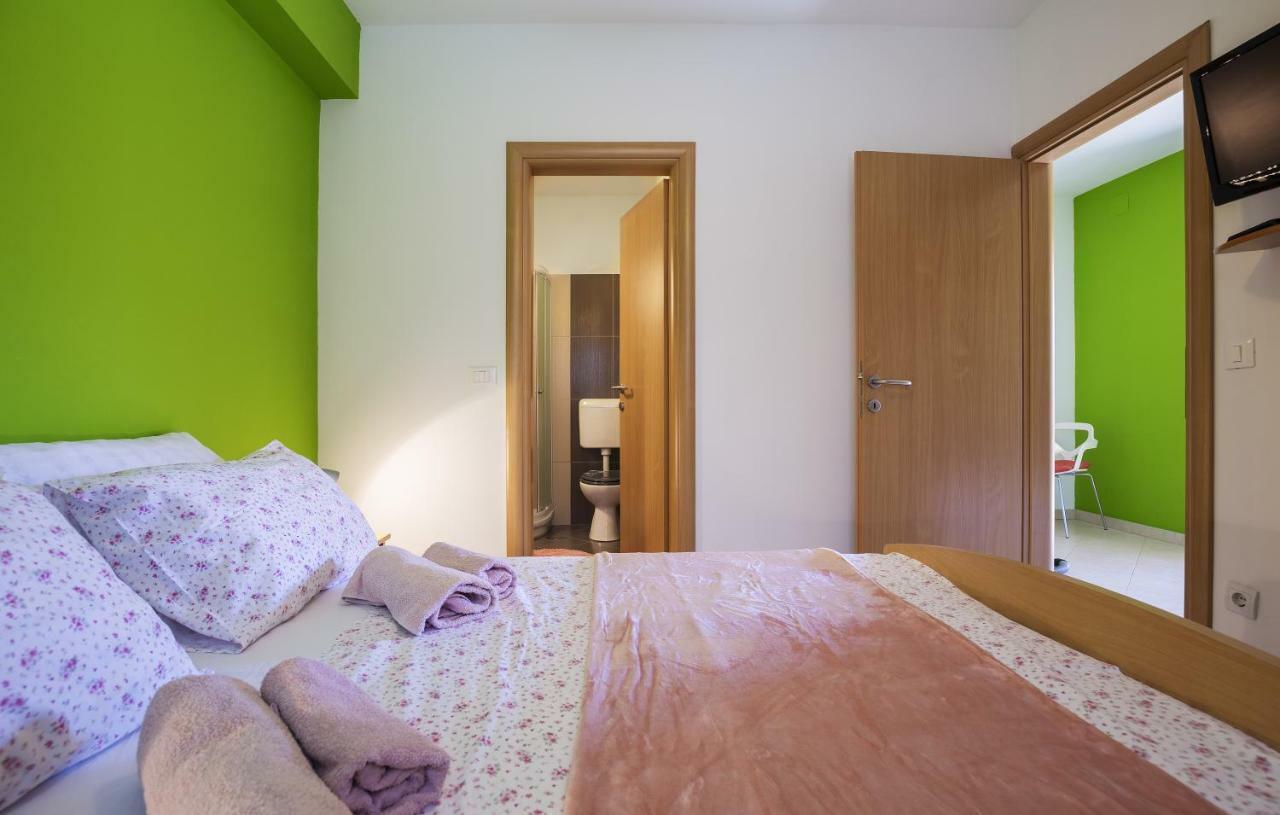 Apartments Ella Ровинь Экстерьер фото